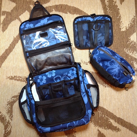 Eddie Bauer Toiletry Expedition Kit 